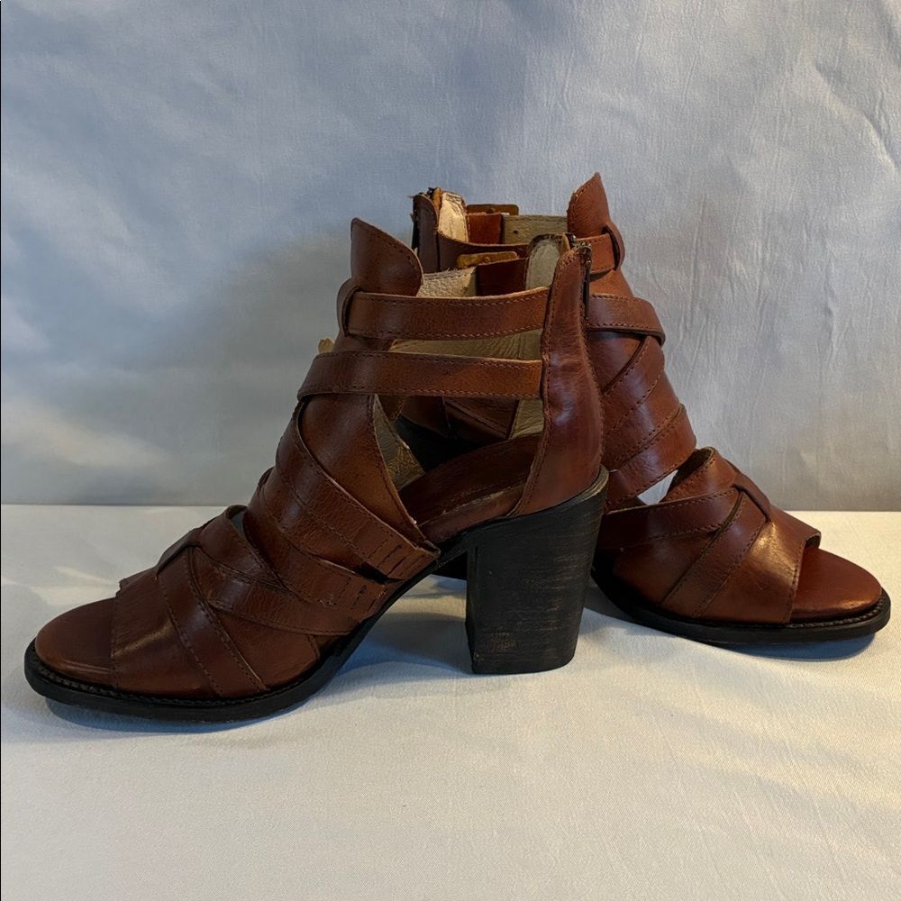 NWT Freebird by Steven Claw strappy block heel distressed brown leather sandals - Picture 12 of 15